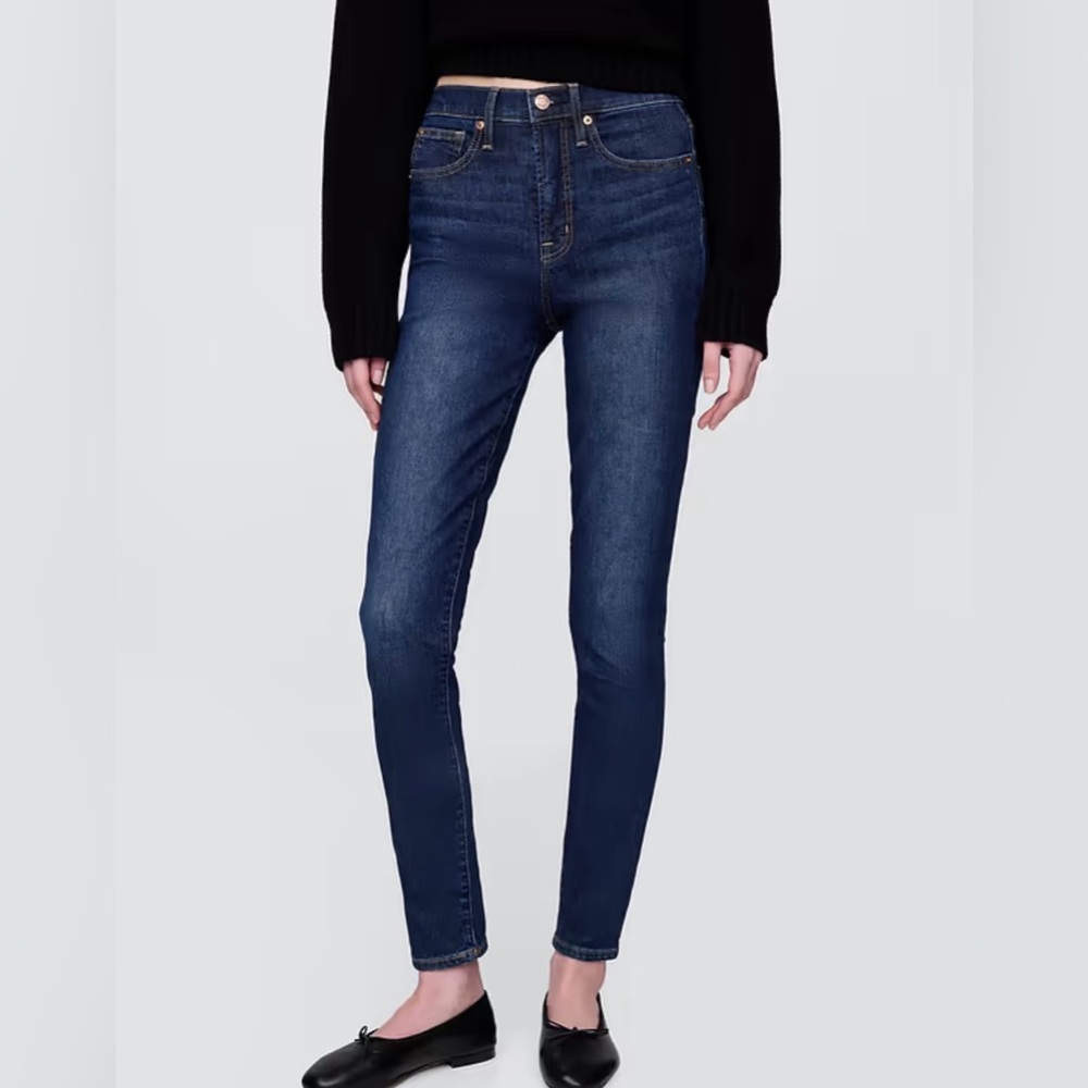 Gap - High Rise True Skinny Jean - Size 30 (Dark Wash)